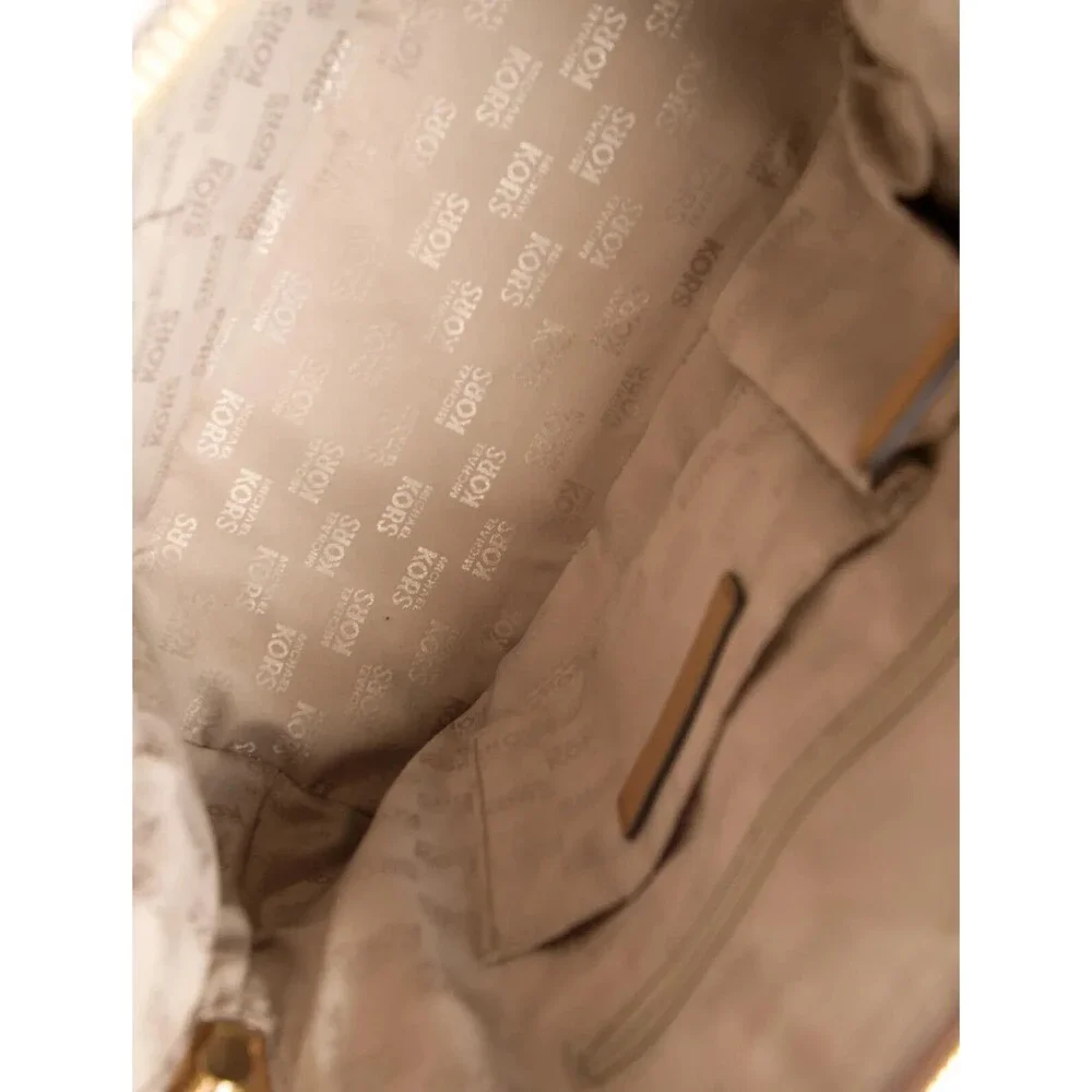 DESIGNER MICHAEL KORS TAN LEATHER TOP ROLLED HANDLES ZIP TOP MED SIZE HANDBAG